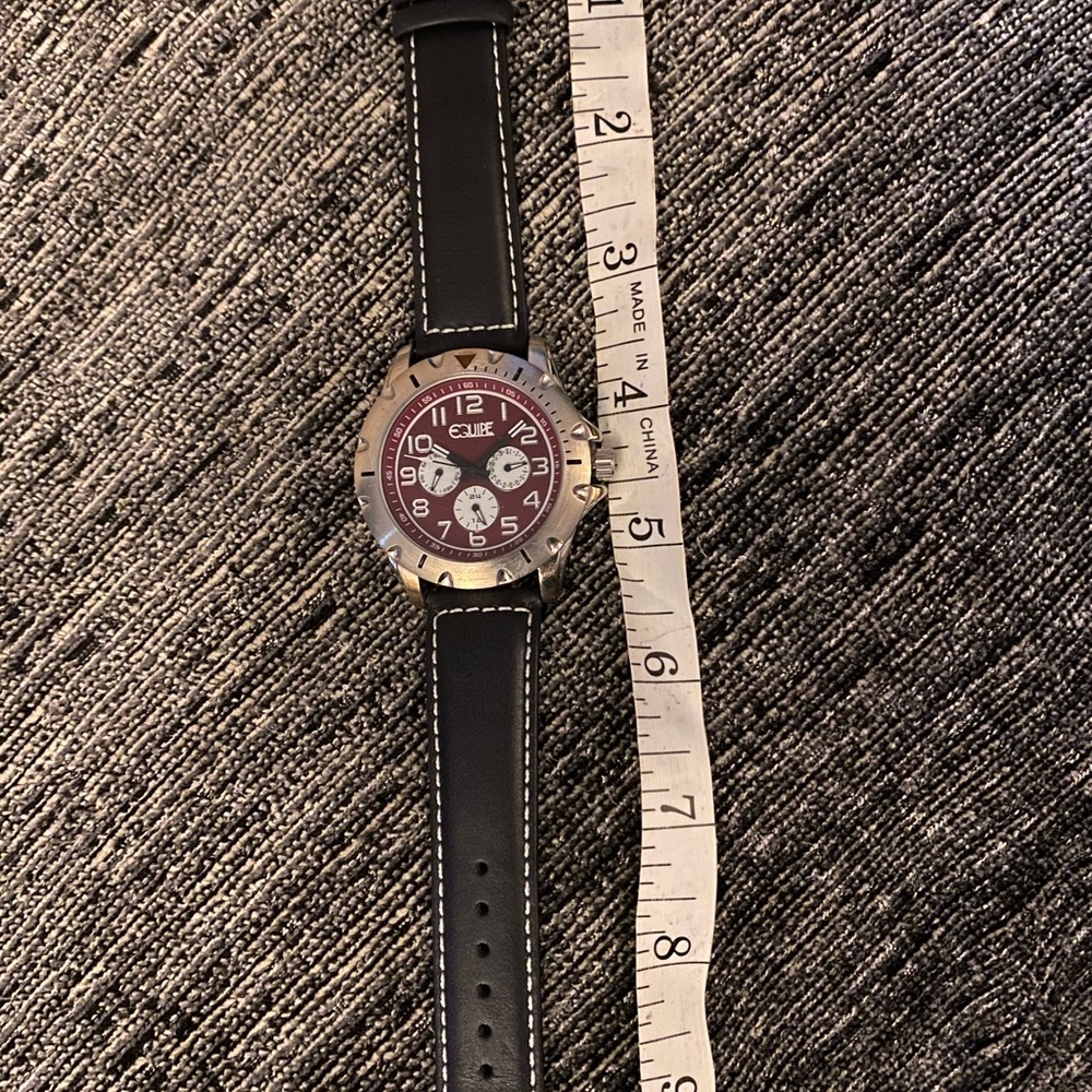 Equips Men’s Watch - Picture 2 of 5